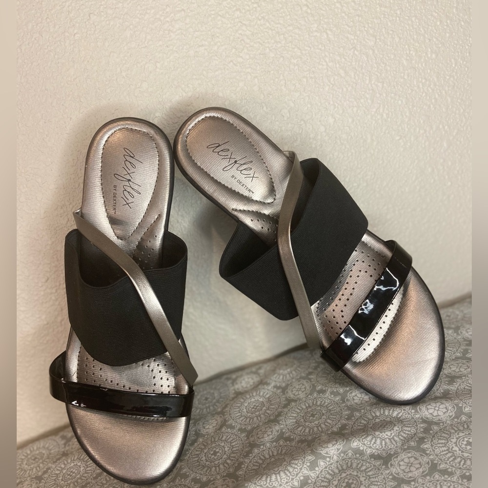 Dexflex By Dexter~Two-Toned Strappy Slip-On Wedge Sandal~Elastic Support~Size 10